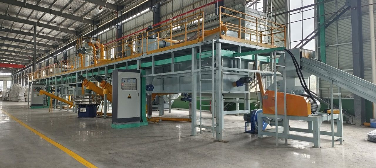 Máy móc tái chế pin lithium dùng trong công nghiệp